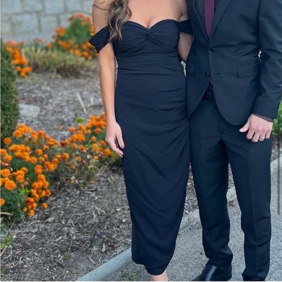 NWT Abercrombie & Fitch Off-The-Shoulder Ruched Black Side Slit Midi Dress Small - Picture 13 of 13